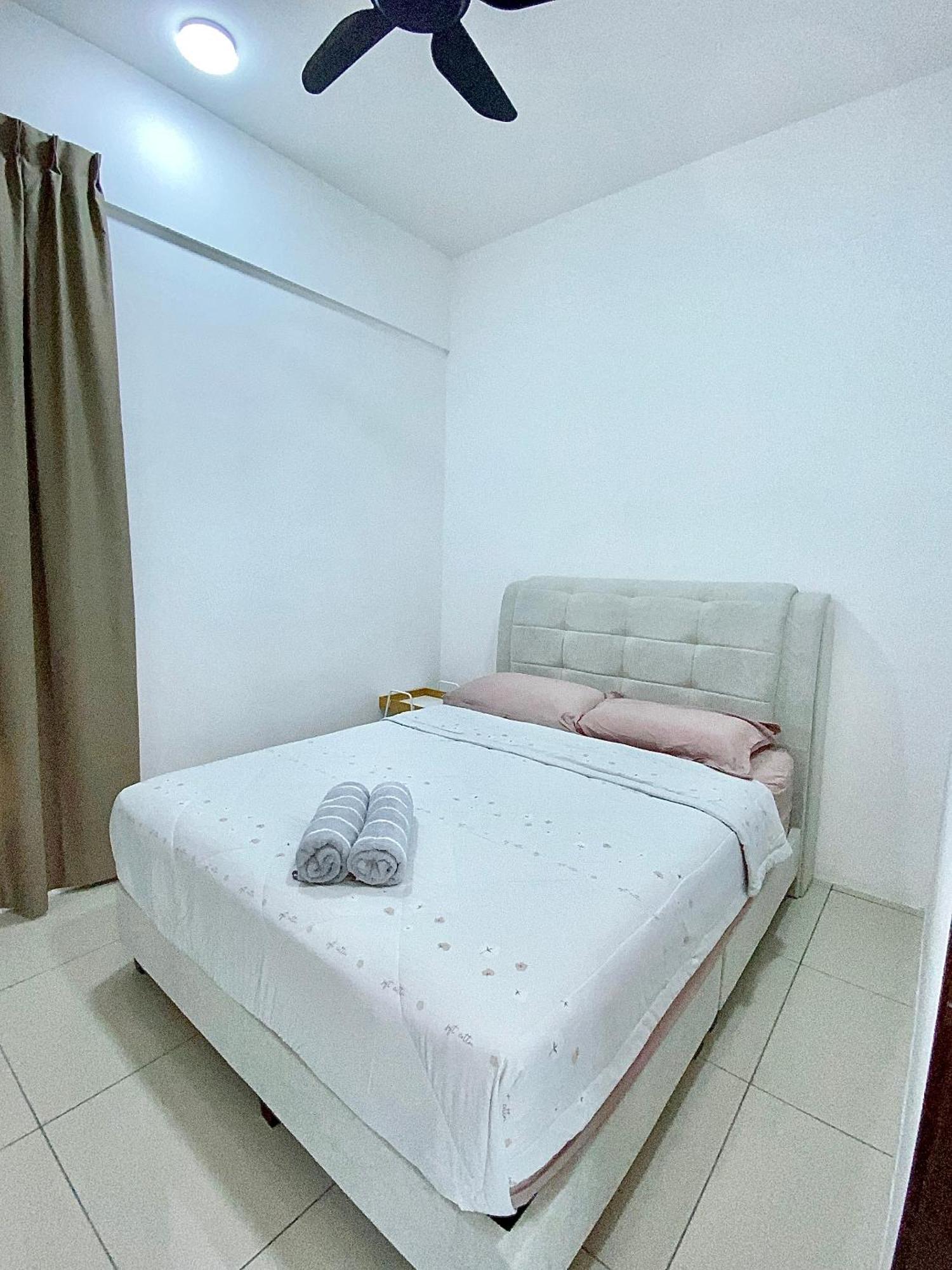 8scape Residensi